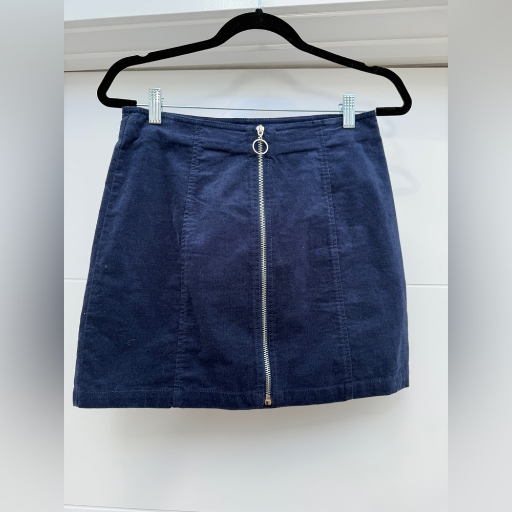Forever 21 Women’s Navy Corduroy Mini Skirt – Front Zip A-Line Style Chic Size M